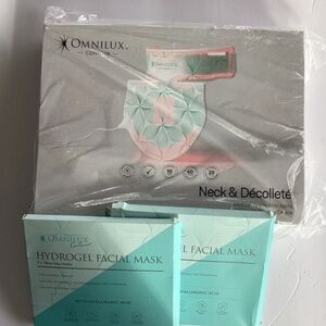 NWT Omnilux Neck & Chest LED Red Light Therapy. Retail $495